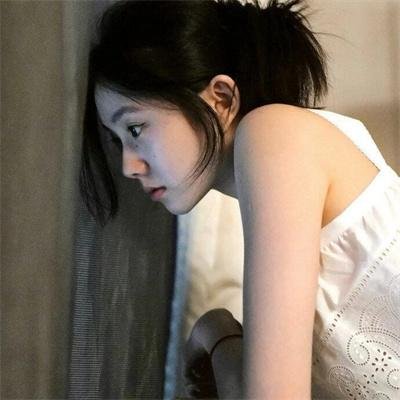 屋中美人